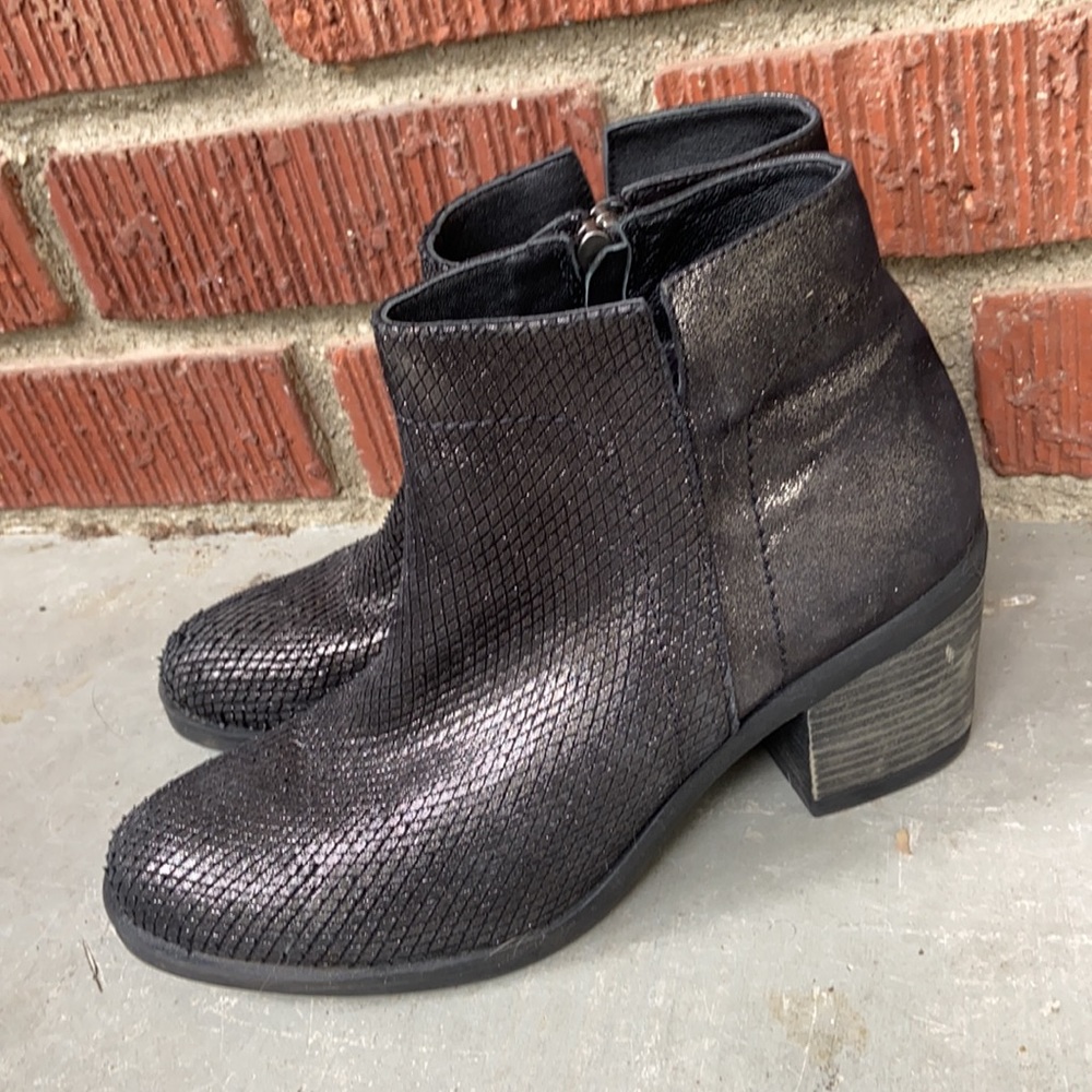 INCI Leather Sude Zip Booties